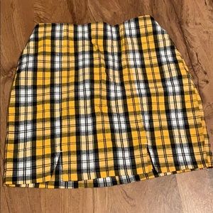 Plaid Hollister skirt.